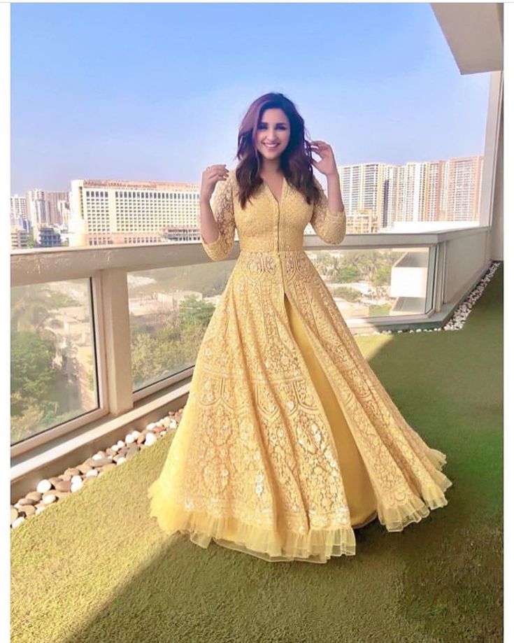 Beauty!! ❤️🧡💛💚💙💕❣️�💜💞💓💗💖💘💝❤️💞🧡🧡💗💚💖 Plus Size Traditional Dresses Indian, Plus Size Ethnic Wear Indian, One Piece Dress Indian Style, भारतीय दुल्हन संबंधी, डिजाइनर कपड़े, Long Gown Dress, Chique Outfits, Beautiful Pakistani Dresses, Salwar Kamiz