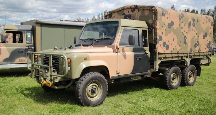 Australian Army Land Rover Perentie 6x6 Cargo. Factory: galvanised chassis, Isuzu 4BD1 Turbo 3.9 diesel, wide body (zinc steel), PTO Winch. Adv Bikes, Alvis Stalwart, Australian Army, Army Truck, Thomas Shelby, Land Rovers, Army Vehicles, Wide Body, Land Rover Defender