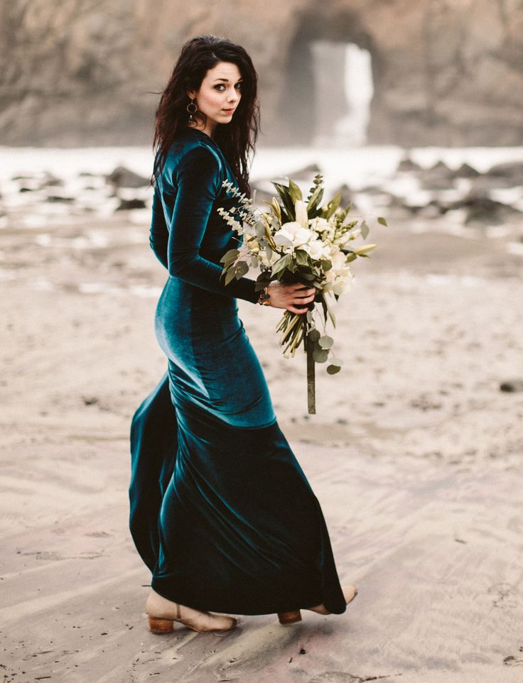 velvet dress with long sleeves Velvet Emerald Dress, Blue Velvet Prom Dress, Velvet Wedding Dress, Black Lace Wedding Dress, Winter Wedding Guest Dress, Green Formal Dresses, Velvet Prom Dress, Wedding Dress Sequin, Velvet Dresses