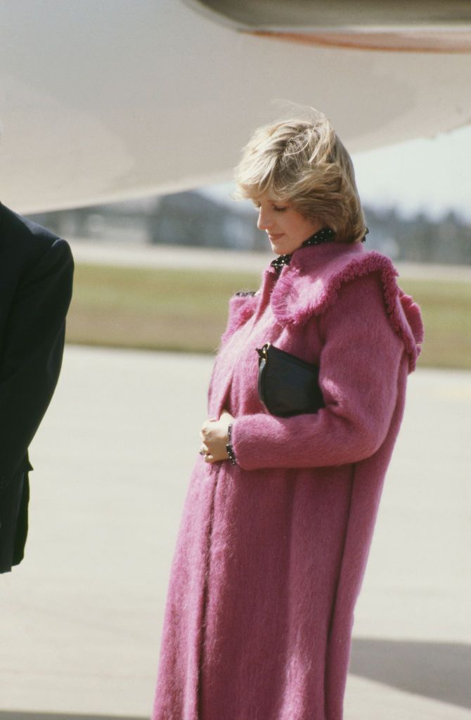 Diana, Princess of Wales (1961 - 1997), wearing Bellville Sassoon ...