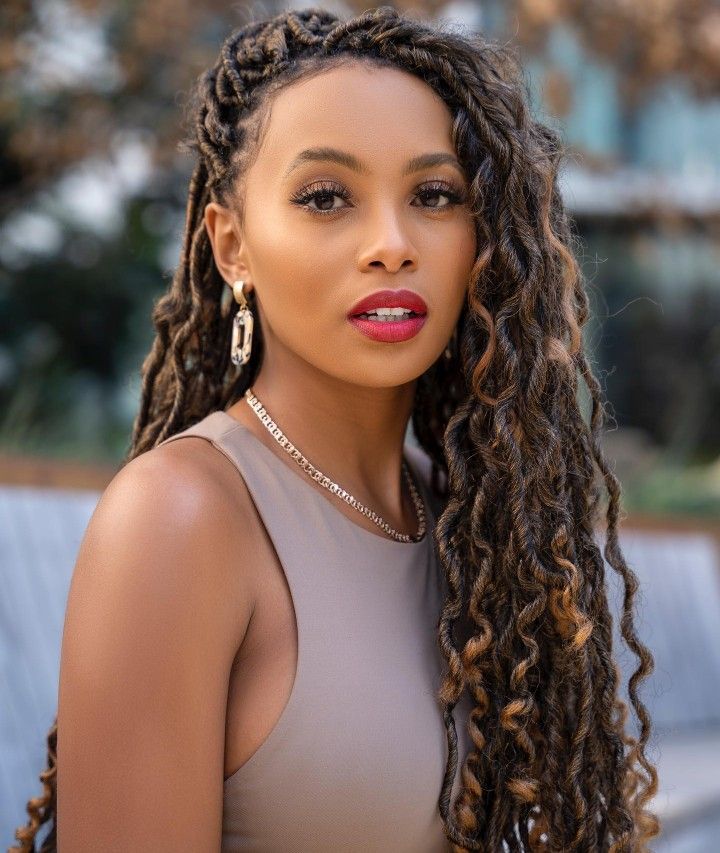 Curly Faux Locs Crochet, Goddess Locs Crochet, Curly Faux Locs, 2025 Hair, Faux Locs Crochet, Curly Crochet Hair Styles, Locs Crochet, Goddess Braids Hairstyles, Faux Locs Hairstyles