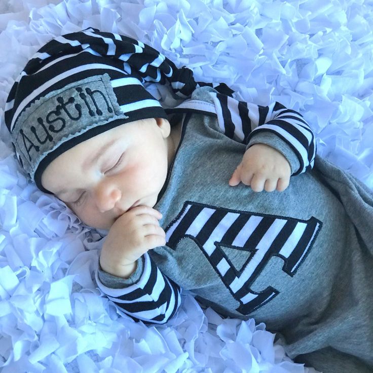 Baby Austin is melting hearts as he sleeps in our new outfit. Preemie Baby Clothes, Preemie Boy, Baby Boy Gowns, Preemie Mom, Preemie Clothes, Baby Boy Stuff, Baby Boy Photography, Preemie Babies, Newborn Boy Clothes