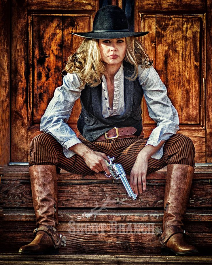 Church steps 1 Avail...11X14 16X20 FOR PRICES CLICK THE LINK https://www.pinterest.com/pin/422564377514617405/ Saloon Outfits, Cowboy Costumes, Cowboy Outfits For Women, Wild West Costumes, Wild West Outfits, Outfit Drawing, Boho Woman, Saloon Girls, Cowgirl Outfit