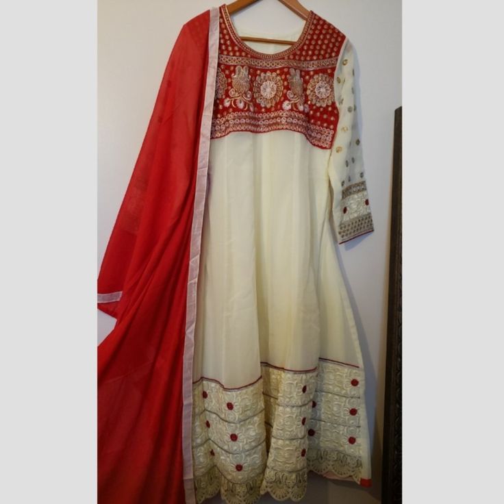 Beautiful White Ivory And Red Anarkali Dress Chudidar Size 40 Medium Brand New Great For Parties And Casual Wear Long Sleeve Georgette Red Long Sleeve Anarkali Set With Cutdana, Festive Off-white Straight Kurta Churidar, Red Floor-length Salwar Kameez For Transitional Season, White Floor-length Anarkali Set With Resham Embroidery, Festive Off-white Cutdana Salwar Kameez, Floor-length Off White Salwar Kameez For Festivals, Off-white Floor-length Salwar Kameez For Festivals, Festival Floor-length Off White Salwar Kameez, Bollywood Style Off-white Straight Kurta