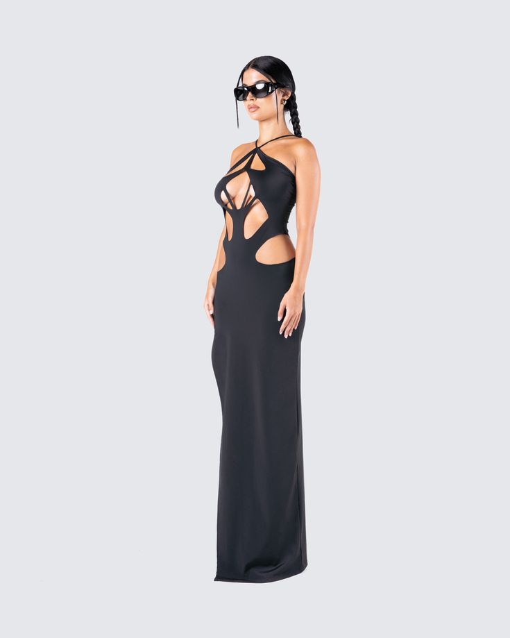 Channel the power within and show them how much of a boss you are in this cutout dress 😚 accentuating all those curves, babe 🔥 Black Cut Out Dress, Dress Runway, Cool Dresses, Model Outfit, Runway Dresses, Cut Out Dress, Out Dress, Cutout Dress, Fashion Pieces