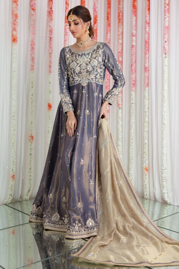 Flavia Resham Embroidery, Desi Outfits, Designer Outfit, Hand Embroidery Dress, Beautiful Pakistani Dresses, Desi Clothes, Casual Party Dresses, Wedding Bridal Party, Bridal Party Dresses