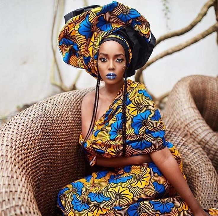 turbanista: We were descended from ROYALTY 👑 💙 - Beautiful Women of West Africa Unique Outfits Creative Fashion, Fashion Black Women, Ankara Styles For Women, Royalty Fashion, African Bride, African American Weddings, African Royalty, Afro Style, Fashion School