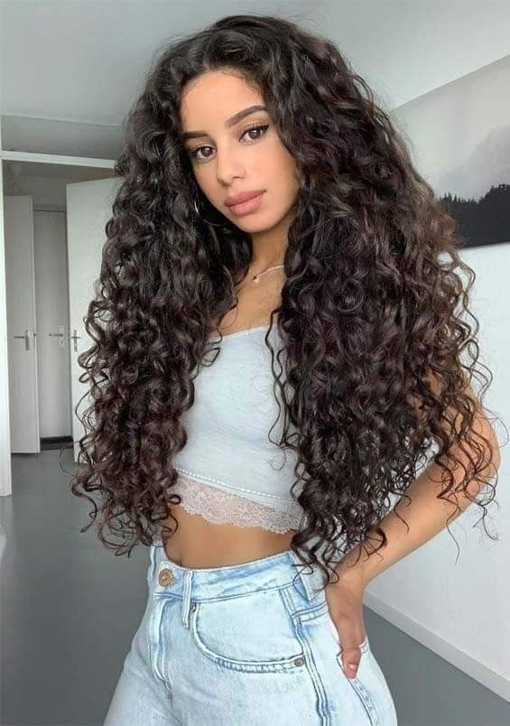 Antlers Decor, Frizzy Curly Hair, Beautiful Curly Hair, Curly Hair Inspiration, Haircuts For Long Hair, Long Curly Hair, Bodycon Dresses, Curly Hairstyles, Long Curly