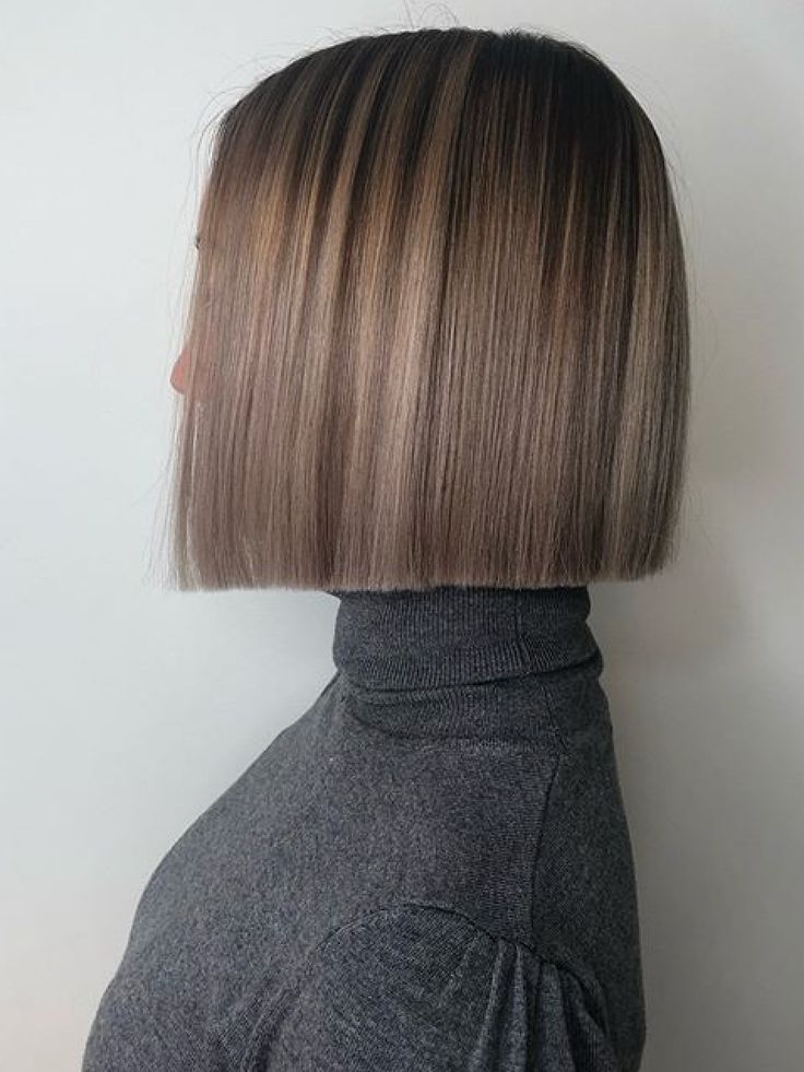 Love this color One Length Hairstyles, Bob Pendek, One Length Haircuts, One Length Hair, Classic Bob Haircut, Short Blonde Hair, Brown Hair Colors, Bob Cut, Straight Hair