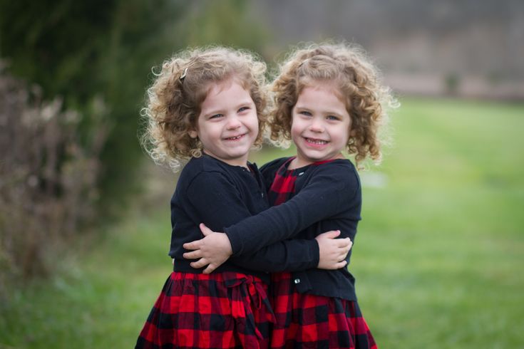 Twins portraits, twin photography, family photography, family portraits, holiday portraits, cincinnati photography, holiday photography Twin Photography, Holiday Portraits, Holiday Photography, Photography Family, Family Portraits, Cincinnati, Family Photography, Twins, Couple Photos