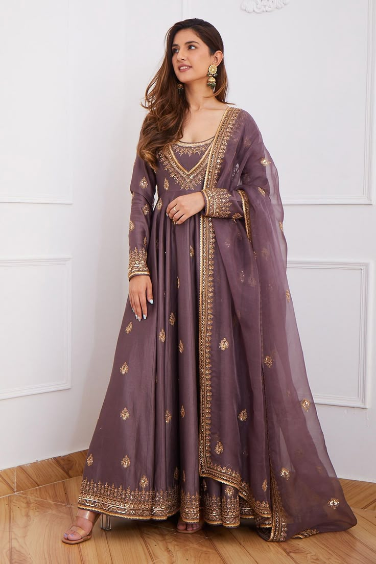 Dark Purple Pakistani Dress, Purple Pakistani Suit, Jigar Mali, Purple Anarkali, Chanderi Anarkali, Silk Anarkali Suits, Desi Dress, Desi Wedding Dresses, Anarkali Dress Pattern