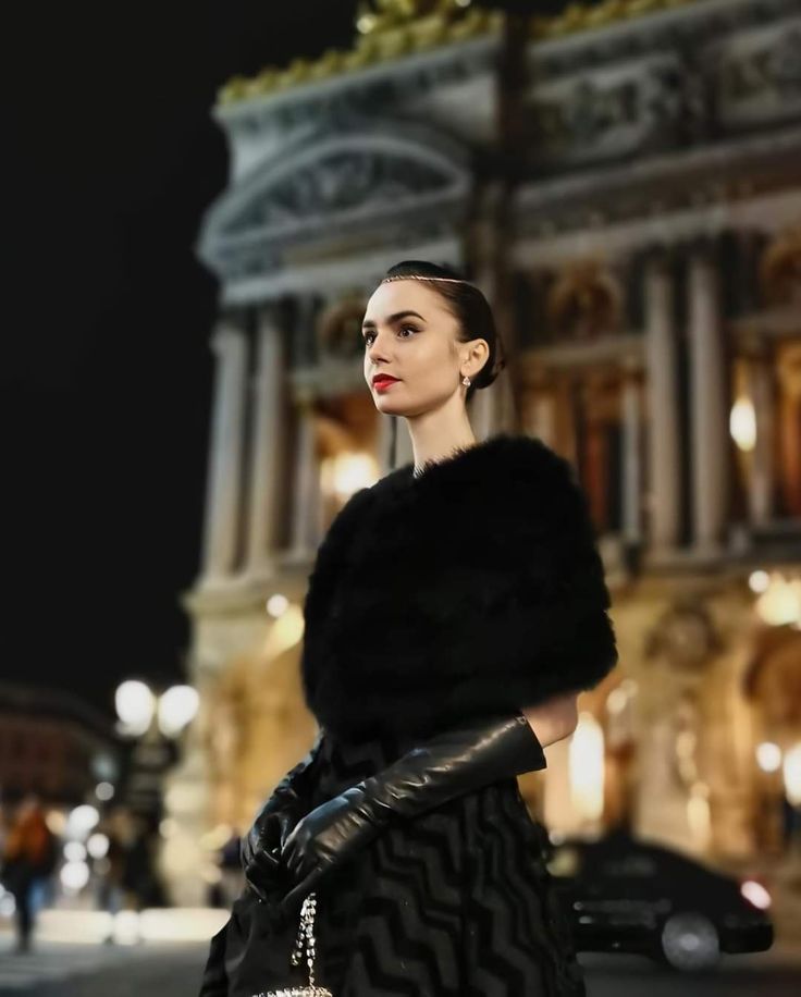 Emily In Paris Lily Collins, Lily Collins Style, Lilly Collins, Look ...