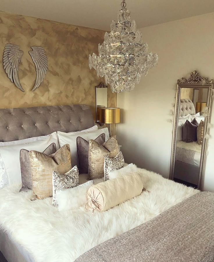 Sleigh Bed in a Gold and Silver Bedroom Interior | Gold bedroom ...