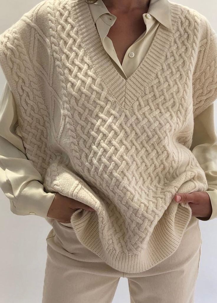 Oversized Cable Knit Vest, Crochet Oversized Vest, Oversized Knit Vest Outfit, Cable Knit Vest Outfit, White Knit Vest Outfit, Cable Knit Outfit, Oversized Vest Outfit, Oversized Knit Vest, White Knit Vest