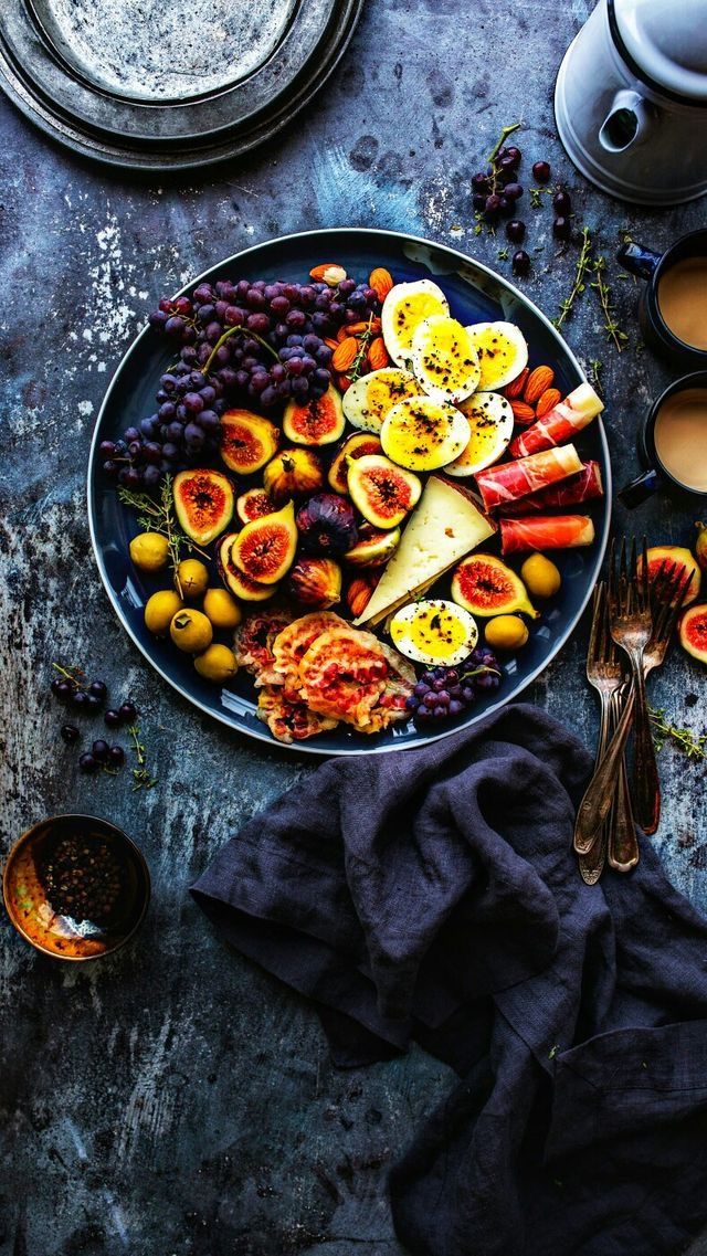 Food wallpaper iPhone Iphone Wallpaper Food, Entertaining Platters, Simple Nutrition, Food Backgrounds, Food Wallpaper, Harry Potter Film, Health Eating, Kitchen On A Budget, Nutrition Tips