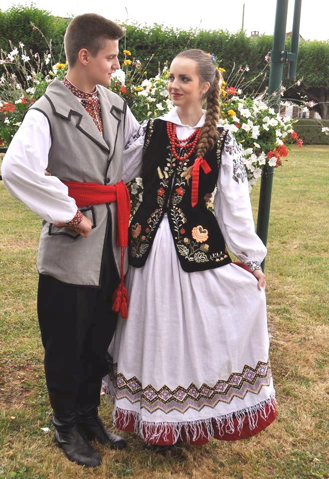 Quick overview of folk costumes from Poland (warning: picture-heavy) |  Polish traditional costume, Traditional outfits, Folk clothing