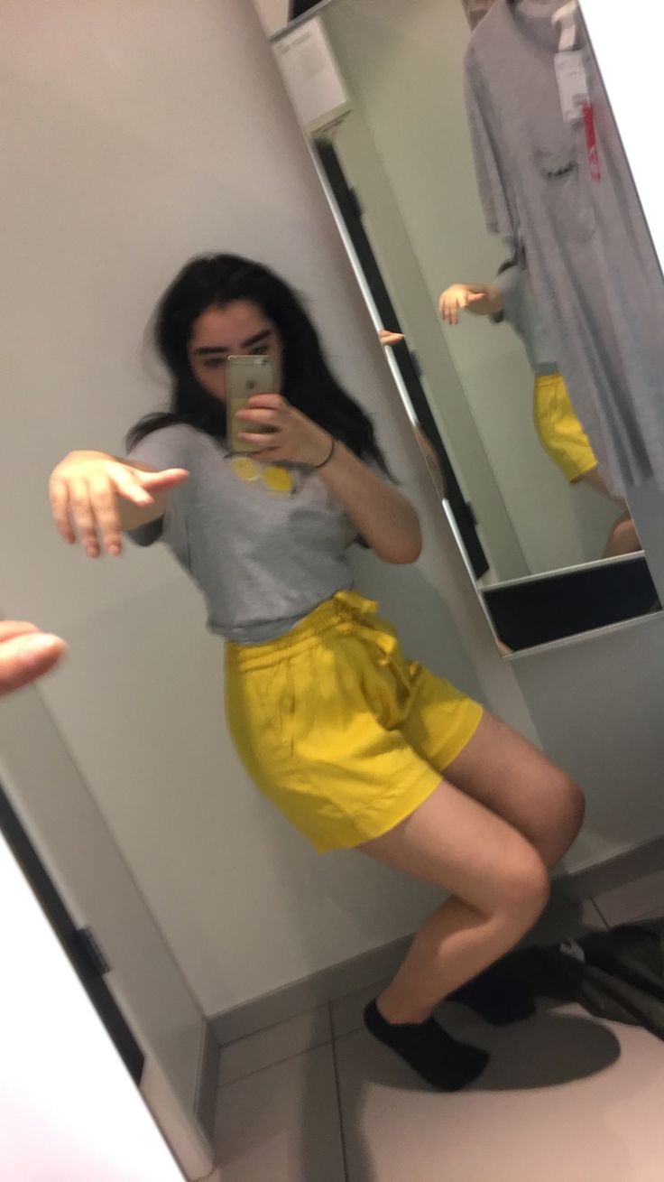 Yellow aesthetic Megan Aesthetic, Yellow Aesthetics, Yellow Outfits, Nice Fashion, Online Closet, Yellow Outfit, Yellow Aesthetic, Aesthetic Colors, Outfit Aesthetic