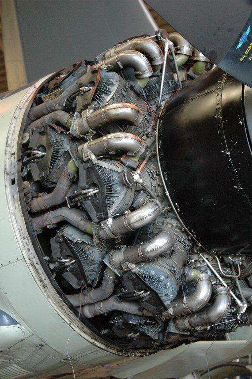 an airplane engine is shown in this image