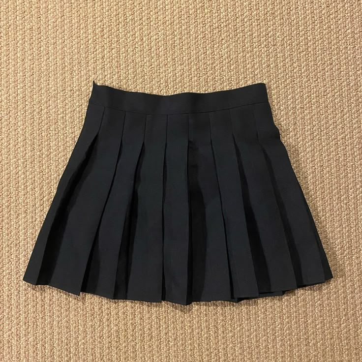 Black Pleated Mini Skirt Never Worn Size Medium In Perfect Condition Cheap Gray Mini Skirt For Summer, Black Pleated Mini Tennis Skirt, Black Pleated Tennis Skirt For Summer, Chic Black Pleated Tennis Skirt, Black Pleated Skort For Summer, Summer Black Pleated Skort, Black Tennis Skirt For Spring, Black Mini Skort With Pleated Details, Casual Black Pleated Tennis Skirt