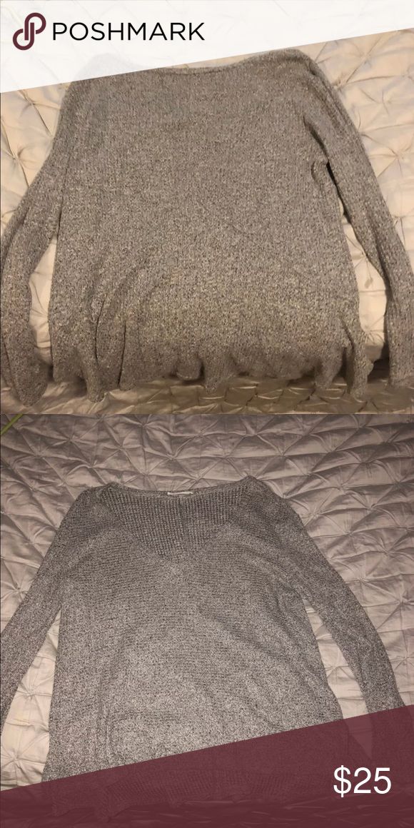 American Eagle gray V-neck sweater. sweater is in great condition. I only wore it a couple time ; no snags or rips. American Eagle Outfitters Sweaters V-Necks Couple Time, V Neck Sweater, Vneck Sweater, Neck Sweater, A Couple, American Eagle Outfitters, American Eagle, V Neck, Grey