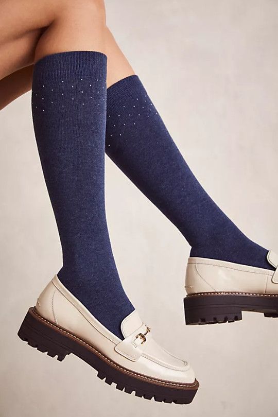 Most Stylish Socks for Loafers - 15 Socks and Loafers Ideas for Women Socks Women Outfit, Socks For Loafers, Socks And Loafers, Loafers With Socks, Soft Socks, Free People Activewear, Gucci Loafers, Stylish Socks, Soft Sock