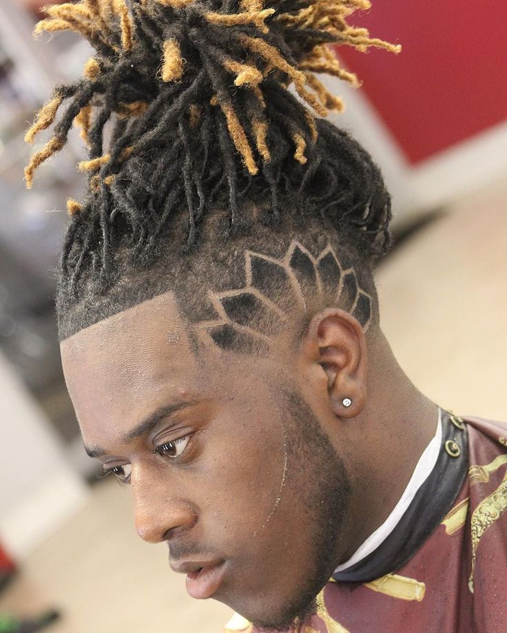 Dreads Bun + Haircut Design Dreads Haircut, Hair Designs For Men, Rasta Hair, Knot Hairstyles, Dread Hairstyles For Men, Dreadlock Hairstyles For Men, Top Knot Hairstyles, Black Men Haircuts, Dreadlock Styles