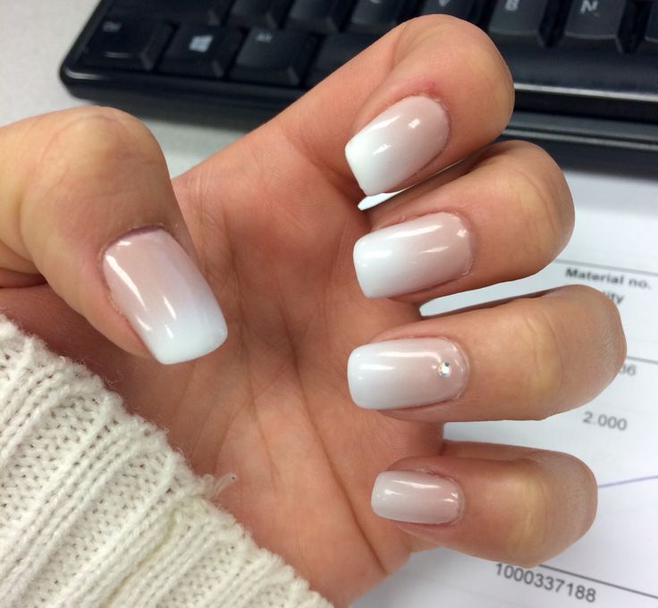 French fade white tip gel nails with gem French Manicure Gel, Faded Nails, Gel Nails French, Ombre Nail Art Designs, Gel French Manicure, Jelly Nail, Nails Yellow, Gel Nail Art Designs, Cute Nail Art Designs