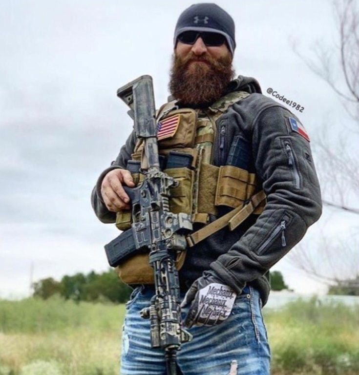 Tactical Beard, Special Forces Gear, Tactical Operator, Мотоциклы Cafe Racers, Tactical Wear, Military Gear Tactical, Tac Gear, Military Special Forces, Tactical Gear Loadout