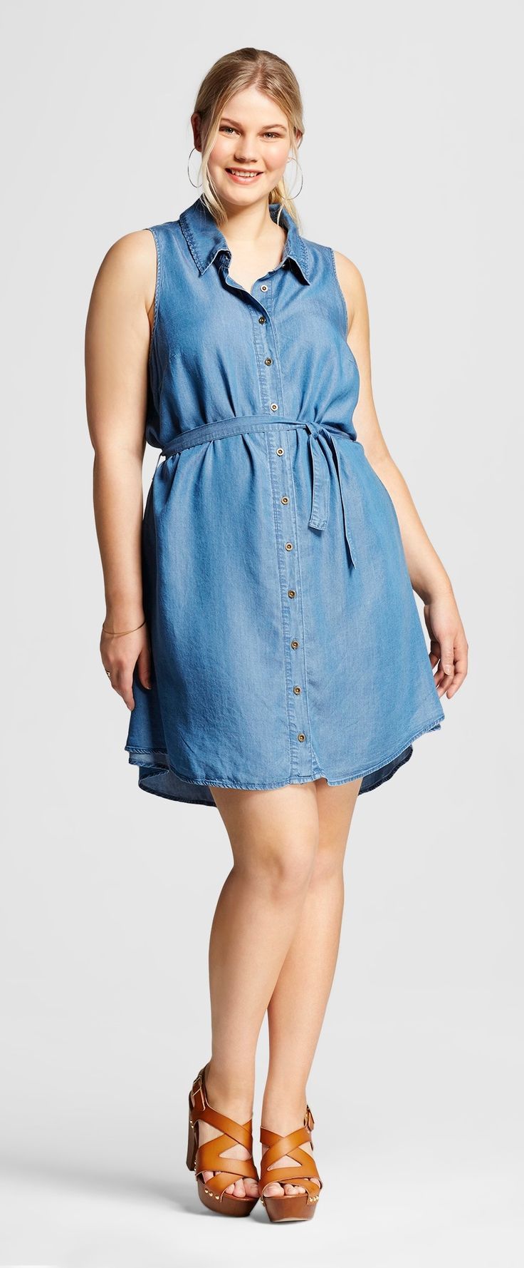 Plus Size Sleeveless Chambray Shirt Dress Simple Sneakers, Jean Shirt Dress, Alexa Webb, Sleeveless Chambray, Plus Size Workwear, Plus Zise, Jean Dresses, Classic Wear, Plus Size Fall Fashion