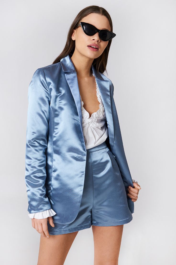 Satin Blazer Outfits, Outfit Blazer, Comfy Sweatpants, Satin Blazer, Satin Shorts, Satin Jacket, Blazer Blue, Satin Jackets, Satin Color