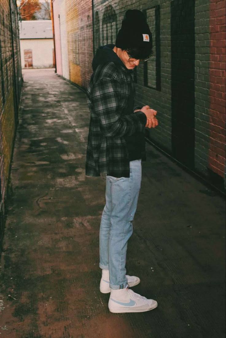 Flannel And Sweatshirt Outfit Guys, Men Outfit Flannel, Nike Blazers Outfit Ideas Men, Flannel Over Hoodie Outfit Guy, Boys Flannel Outfit, Flannel Fashion Men, Flannel Fits Men, Hoodie And Flannel Outfits Men, Mens Flannel Shirt Outfit