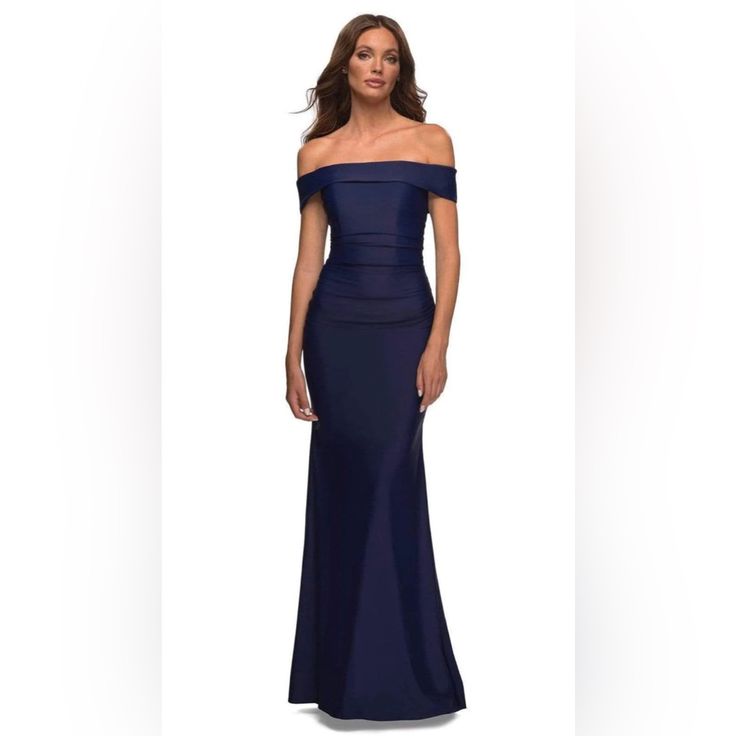 Off Shoulder Navy Blue Dress, Navy Off Shoulder Dress Formal, Navy Off The Shoulder Dress, Marine Ball Gowns, Navy Blue Dress Outfit, Long Navy Blue Bridesmaid Dresses, Navy Blue Long Dress, Navy Blue Prom Dress, Long Jersey Dress