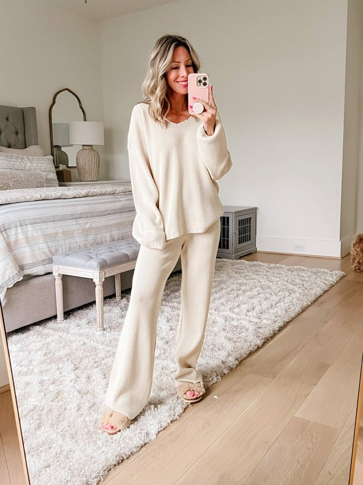 Weekend With Friends, Lounge Outfits, Hi Friend, Loungewear Outfits, 110 Lbs, Basketball Game, Loungewear Set, Best Amazon, Christmas 2023