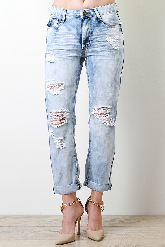 Cuffed Distressed Jeans #urbanog Handbags Outfits, Faded Denim, Ripped Jean, Distressed Jeans, Denim Fashion, Levi Jeans, Perfect Fit, Stitching, Cuff