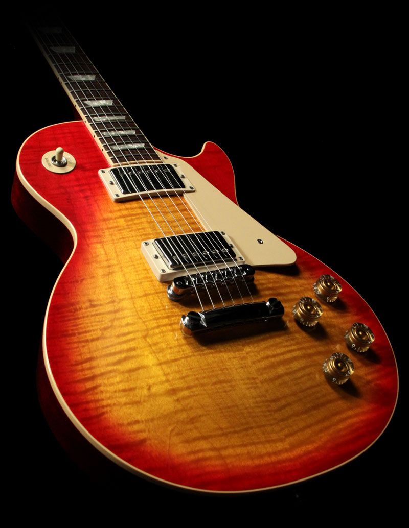 The most perfect noise maker in existence | Les paul standard, Les paul ...