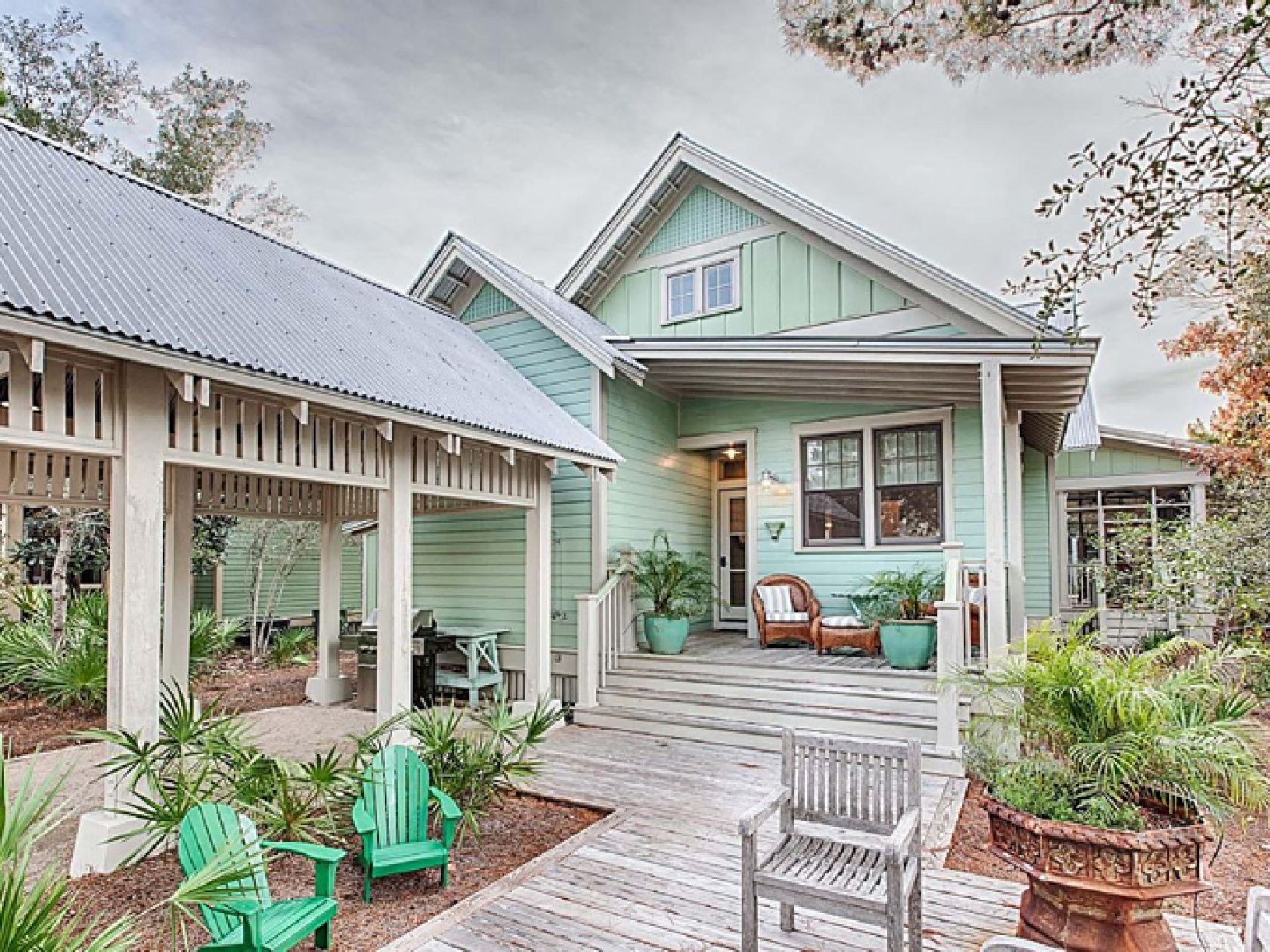 Beach House Colors Exterior: A Canvas of Coastal Charm | Wavecrea