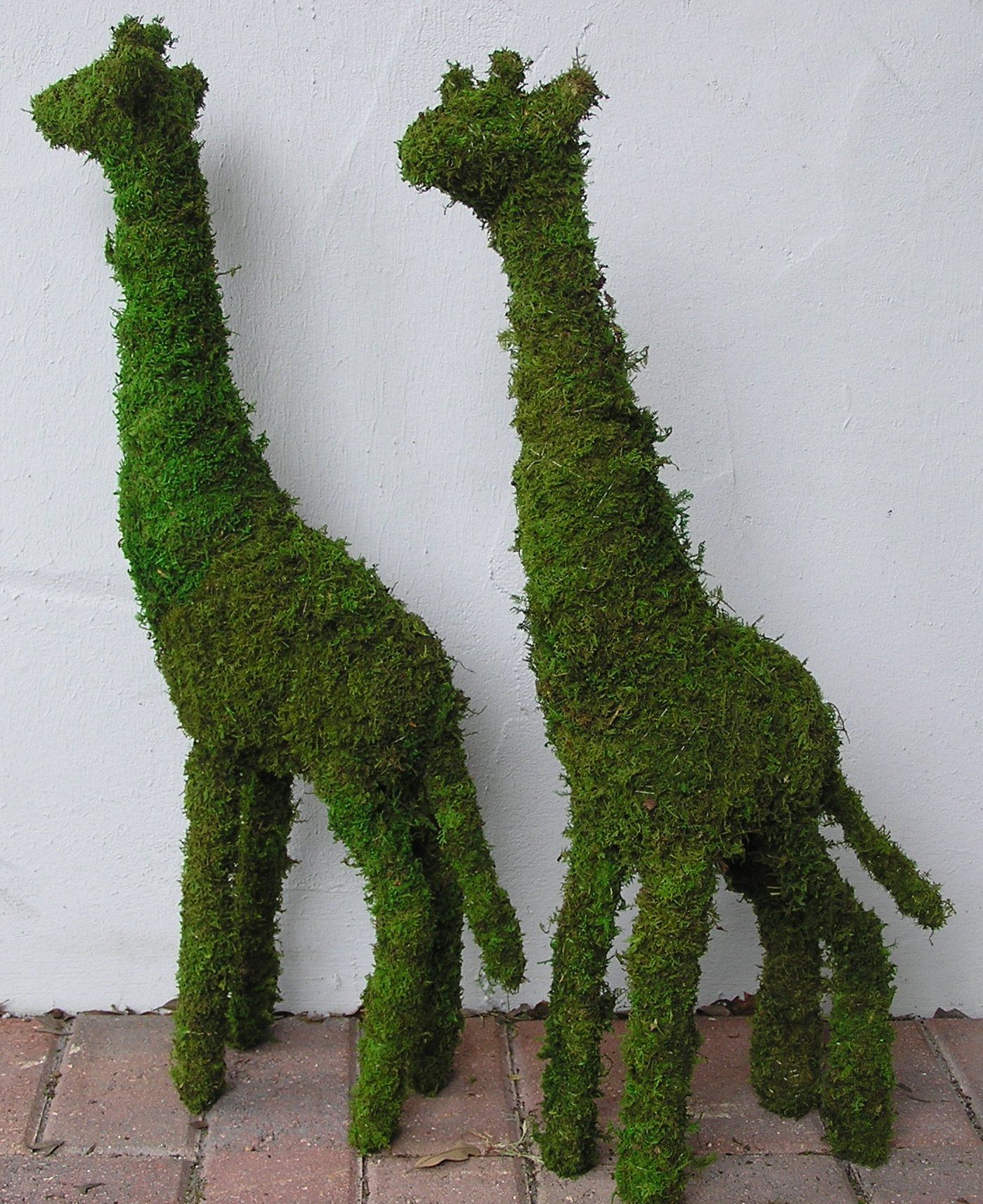 more animal topiary! | Topiary, Artifical grass, Animals wild