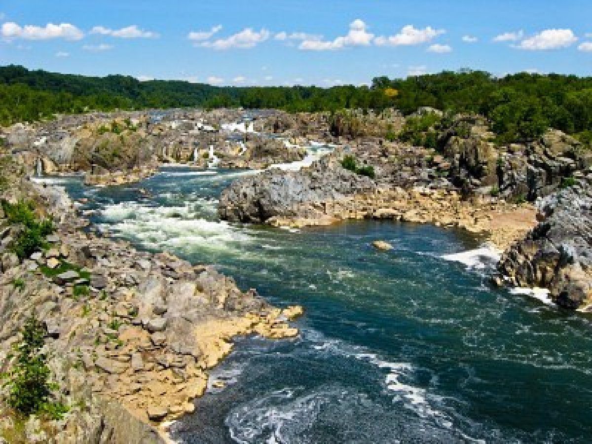 View of the Potomac River from Great Falls State Park in northern ...