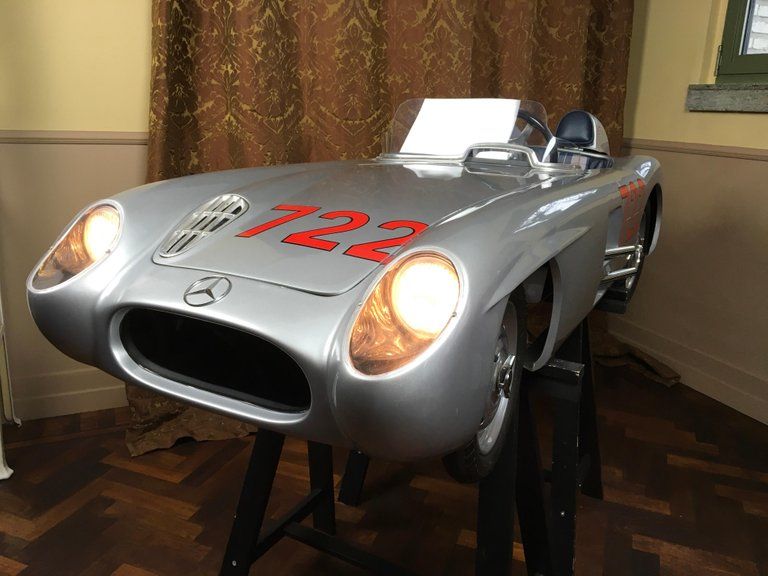 1 2 Scale Mercedes Benz 300 Slr 722 Junior Car Signed By Sir Stirling Moss Mercedes Benz 300 Mercedes Benz Mercedes Benz Sports Car