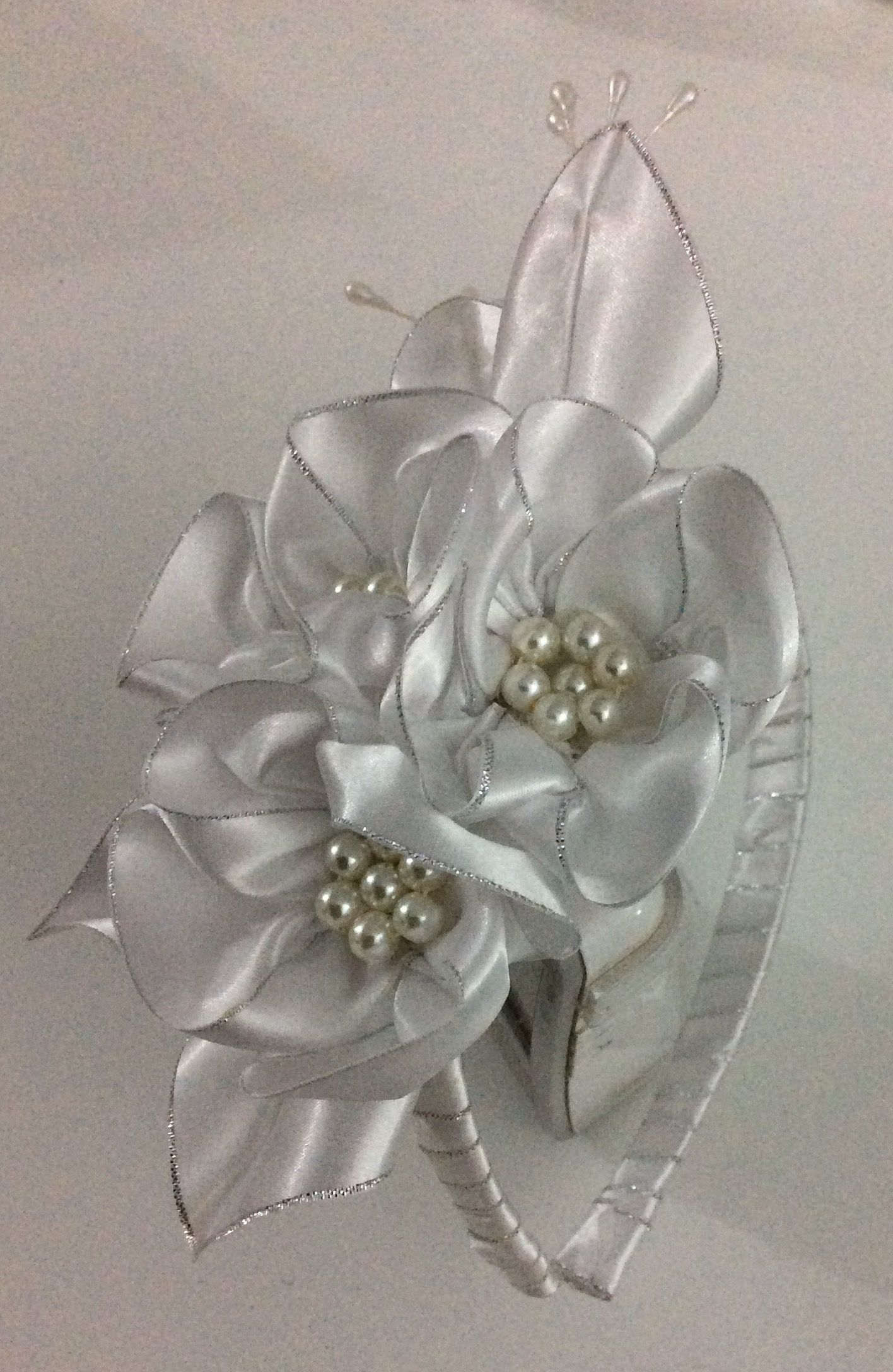 Hermosa tiara para primera comunion visitame en https://www.facebook ...