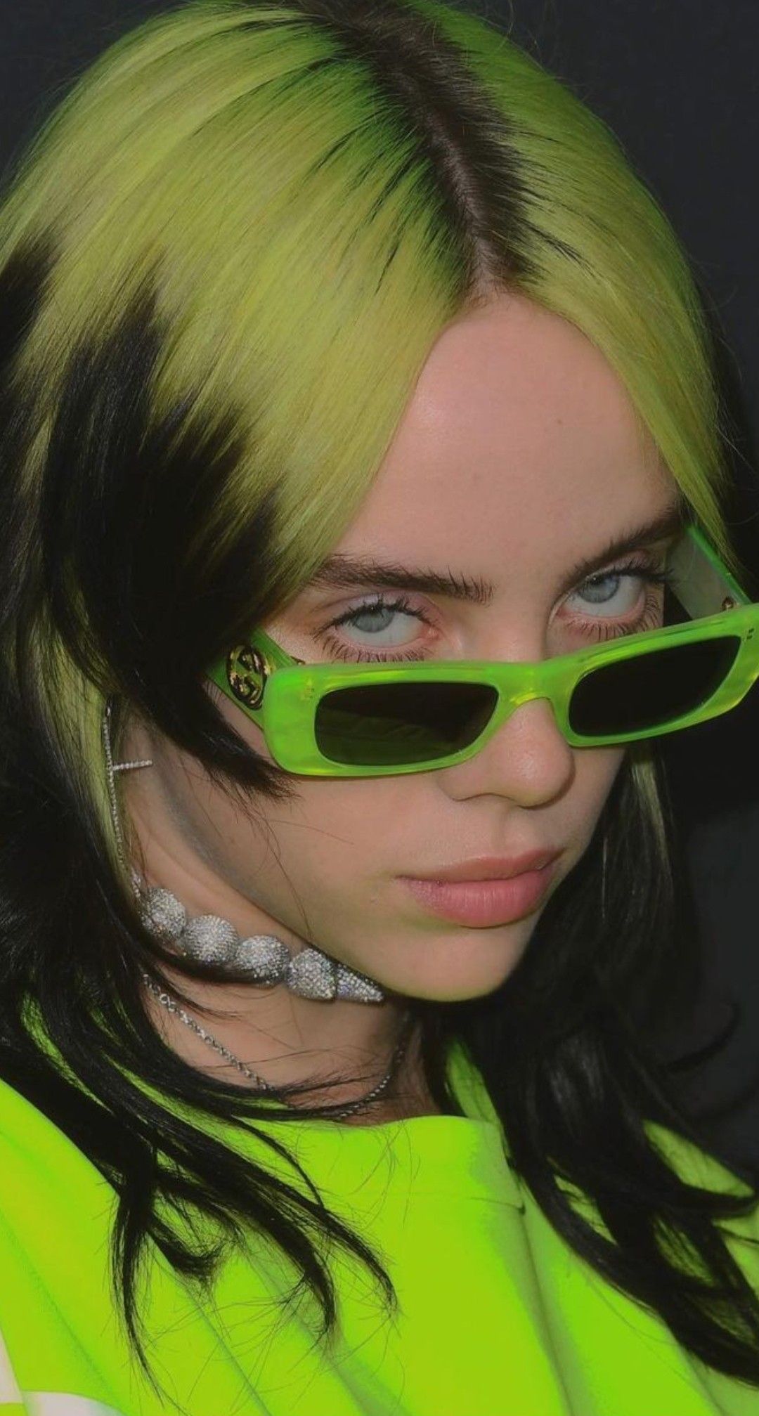 Billie eilish green hair – Artofit