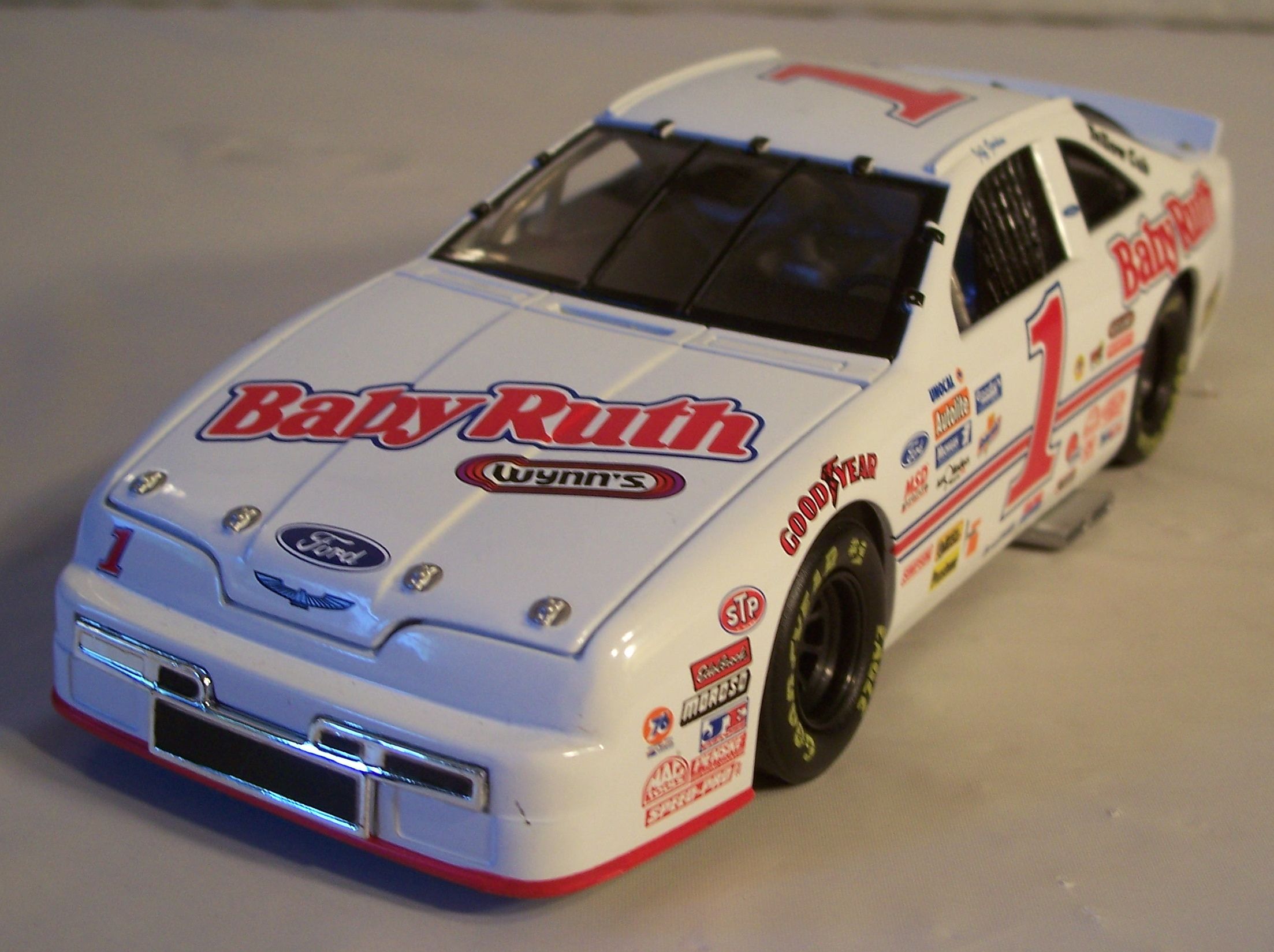 1998_Jeff Gordon_#1_1-24_Baby Ruth_1992 Ford Thunderbird_(Action)_02 ...