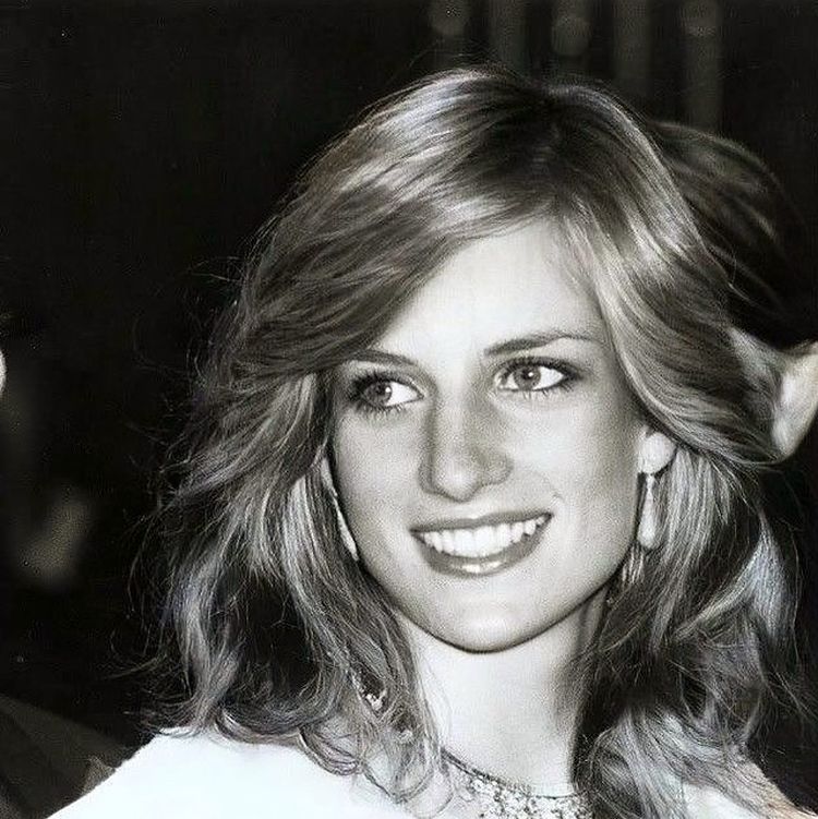 Princess Diana with long hair (1983/84) . . . . . #ClassicTimes # ...