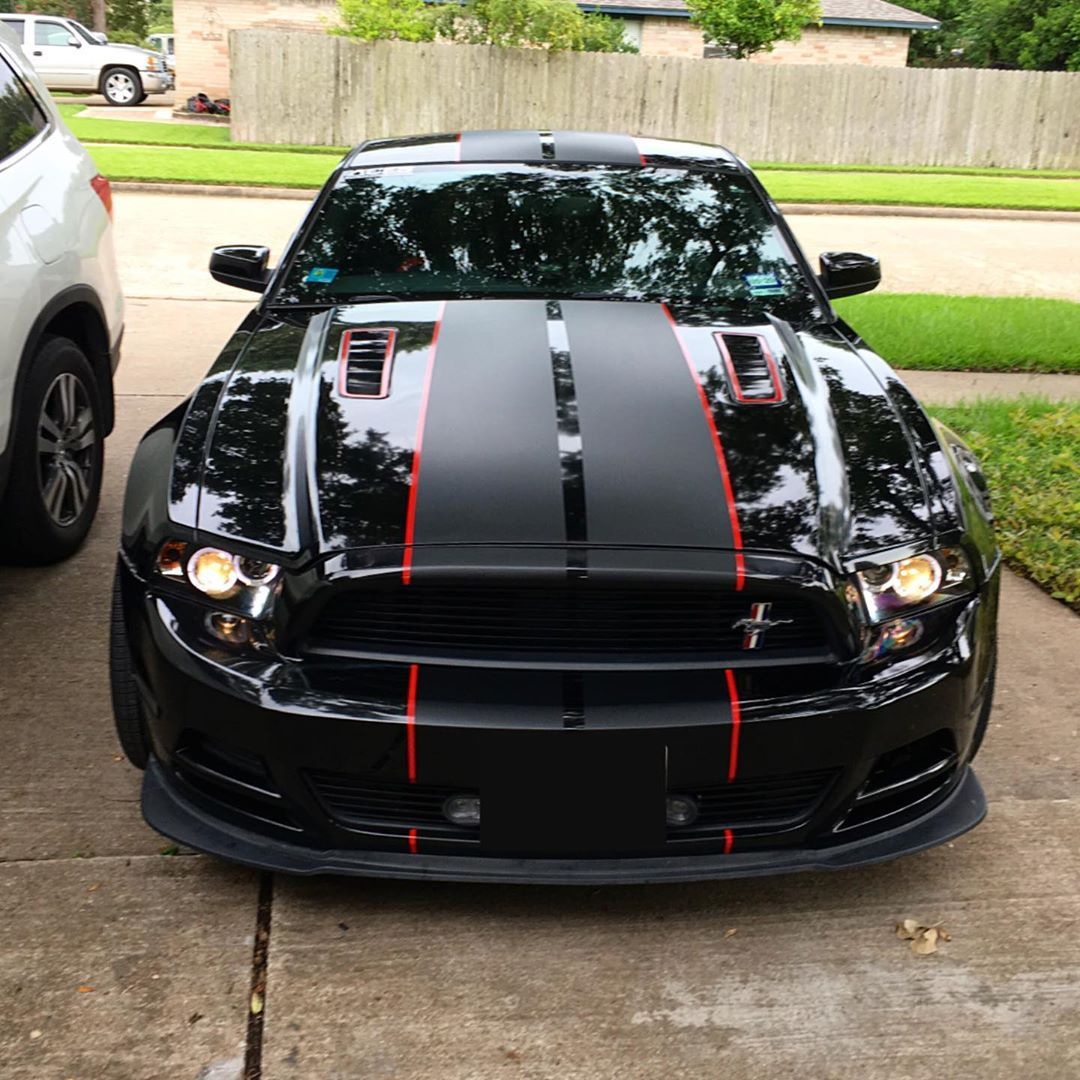 Matte black & red stripes 👍 #mustang #gt #wrap #gt350 #gt500 #shelby # ...