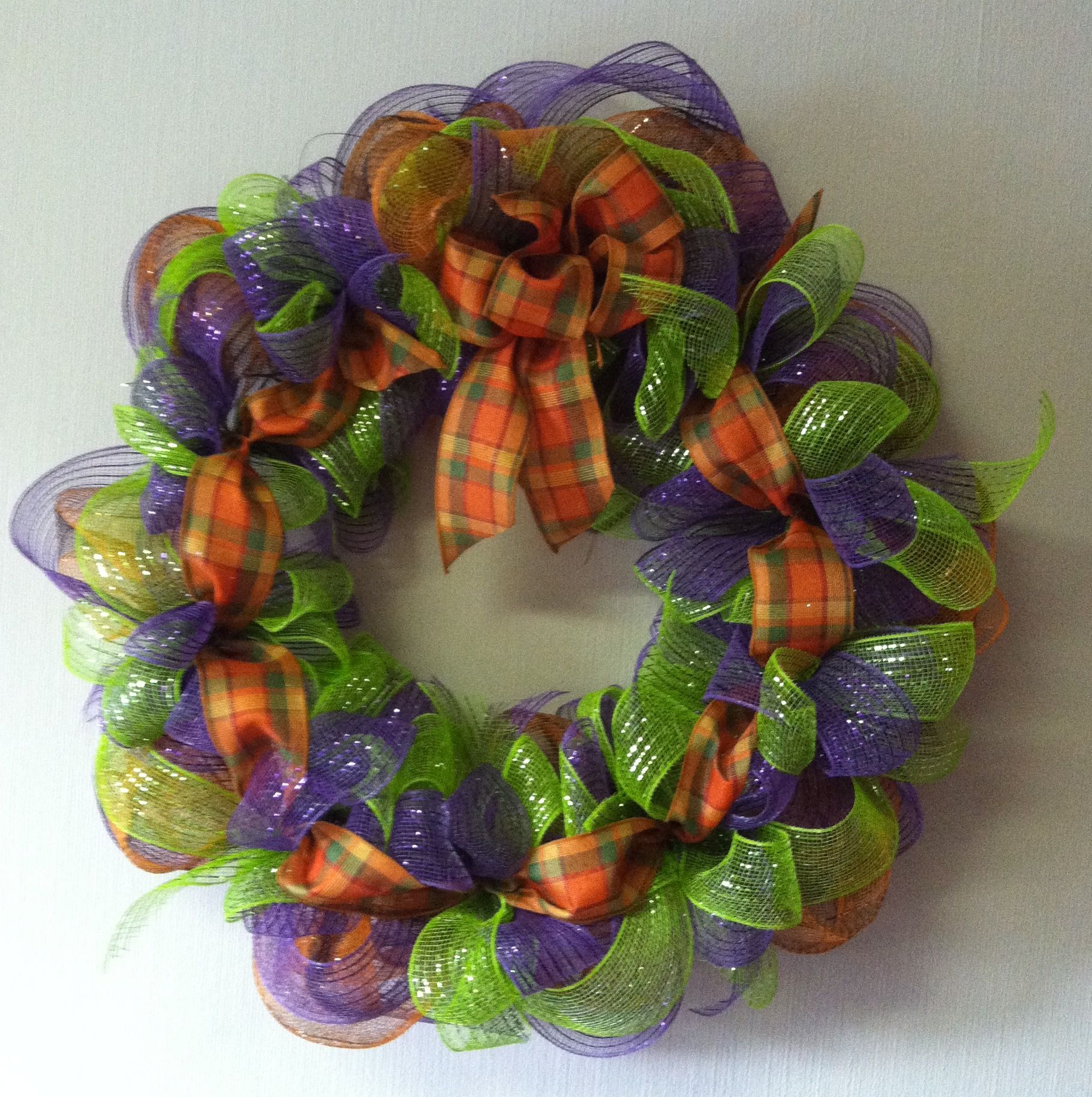 Mesh ribbon Halloween, fall wreath. | Craft show ideas, Mesh ribbon ...