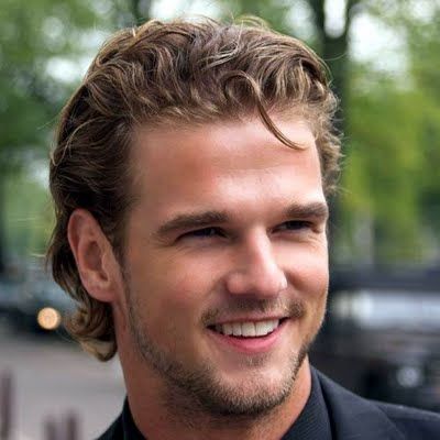 Hairstyle For Thin Very Wavy Hair Men