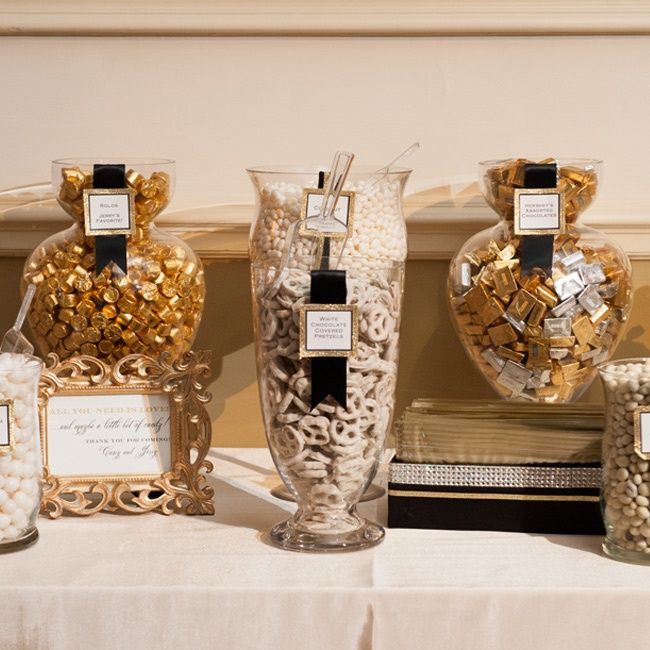 Gold Candy bar | Wedding candy, White candy buffet, Wedding website free