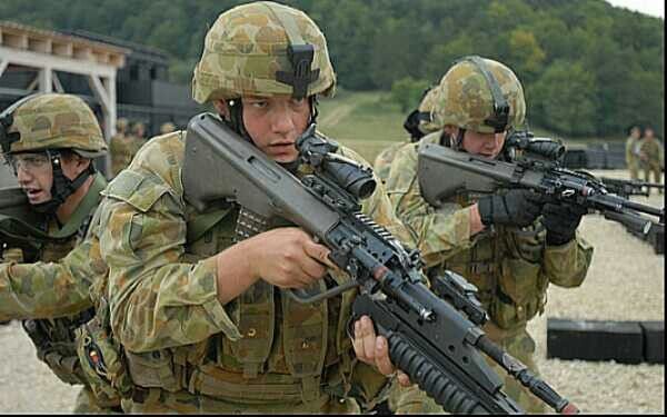 Australian soldiers in Disruptive Pattern Camouflage Uniform ...