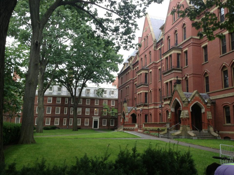 Harvard University | Harvard university, Harvard university campus ...