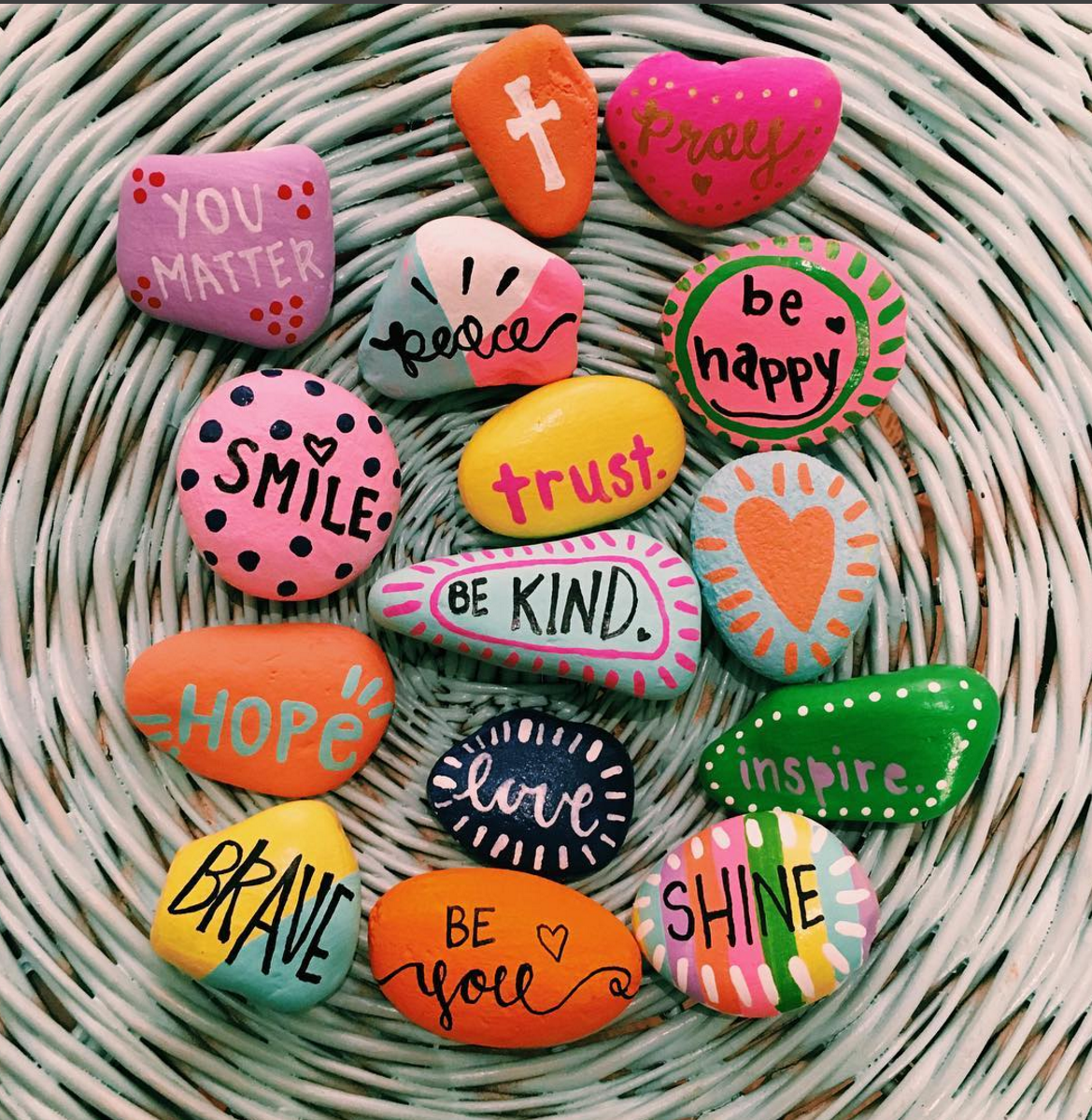 10 INSPIRING PAINTED ROCKS FOR SPREADING KINDNESS | Painted rocks diy ...